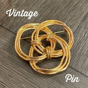 Vintage Interlocking Circle or Knot Gold-tone Metal Pin
